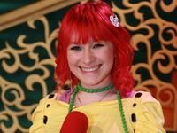 Alina - Alina este jumătatea roşie (Red) a - Happy Hour